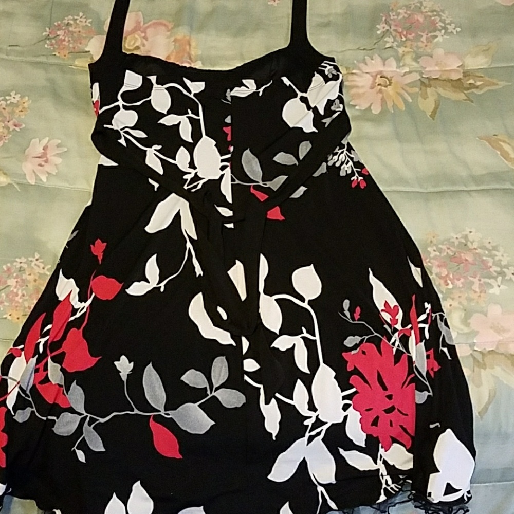 Dress - Picture 3 of 3
